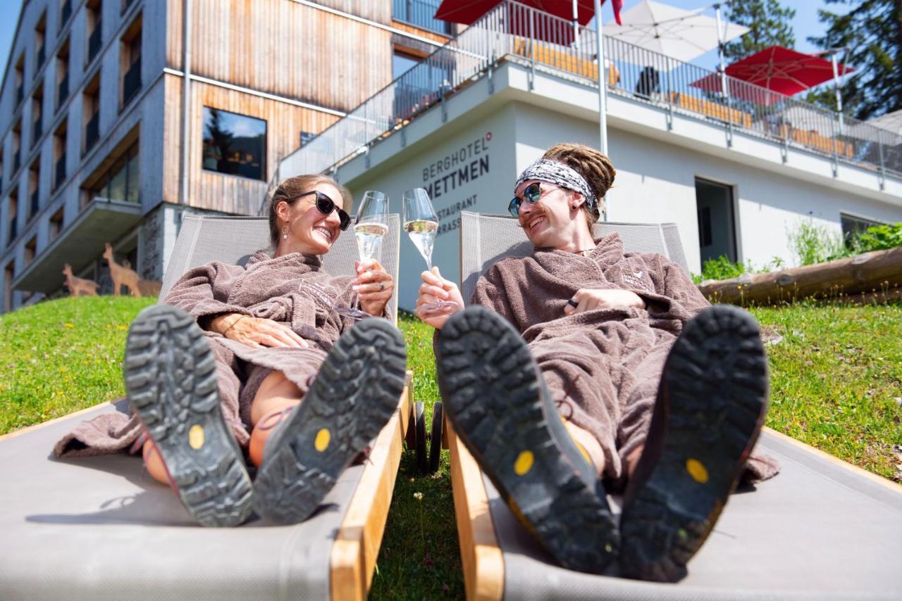 Berghotel Mettmen Schwanden  Экстерьер фото
